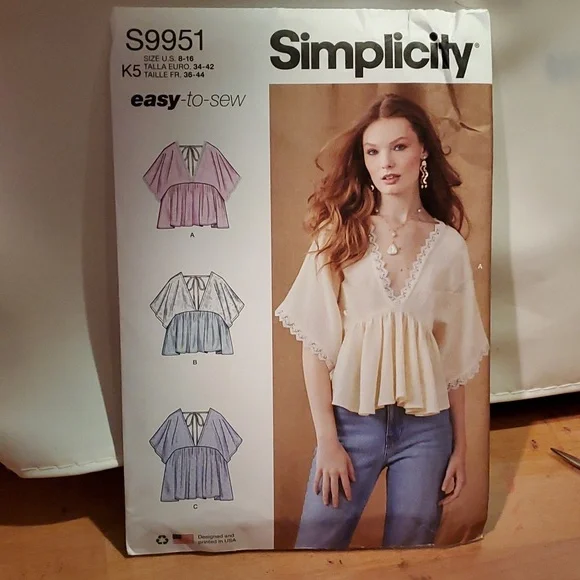 Simplicity Misses' Top Pattern S9951 - Picture 1 of 2